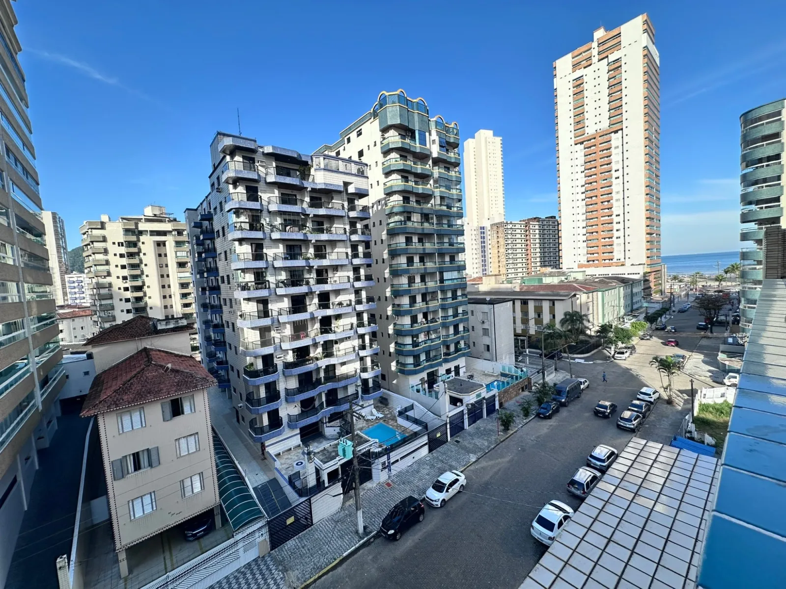 Apartamento 2 dormitórios na Vila Guilhermina em Praia Grande/SP