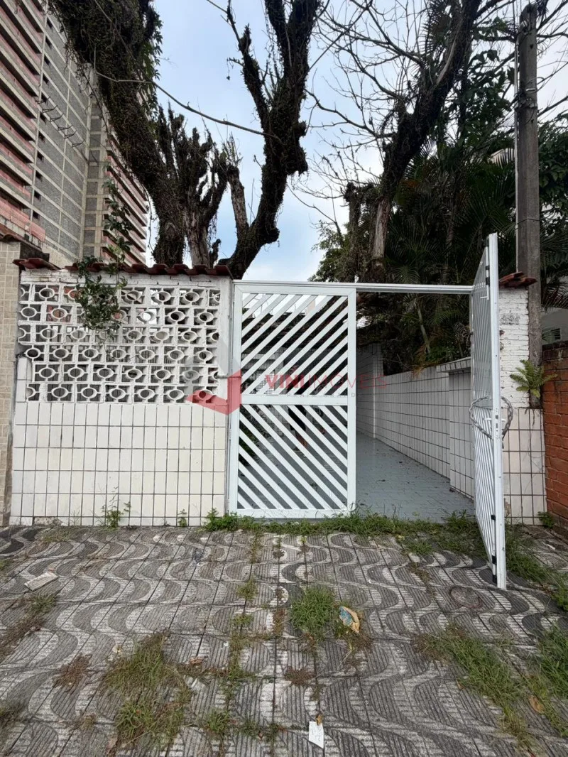 Casa 2 dormitórios no Vila Tupi - Praia Grande