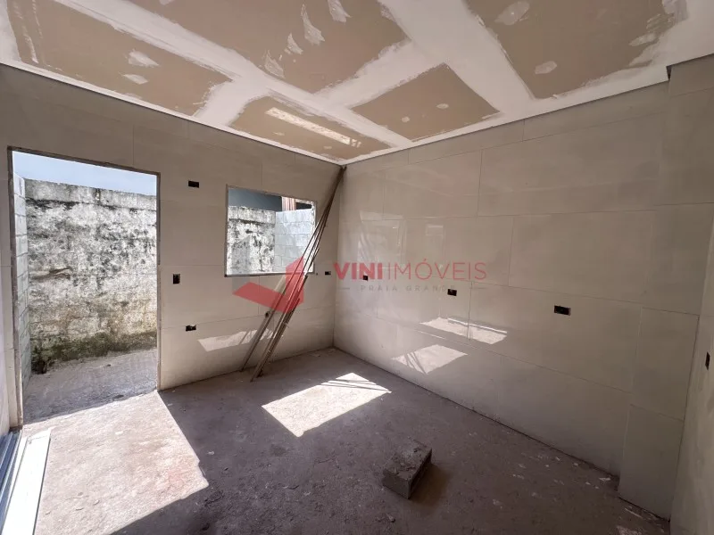 Casa 3 dormitórios no Caiçara - PRAIA GRANDE — foto 2