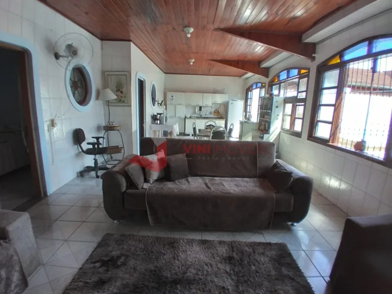 Casa 3 dormitórios no Jardim Leonor - Mongaguá — foto 2