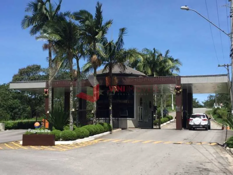 Casa de Condomínio 3 dormitórios no Interlagos Sul - Embu-Guaçu