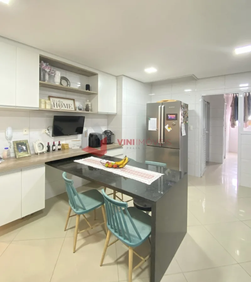 Apartamento 4 dormitórios no Canto do Forte - Praia Grande