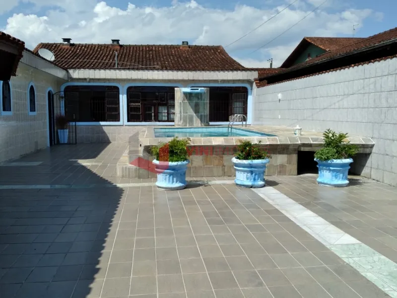 Casa em Mongaguá - Jardim Leonor