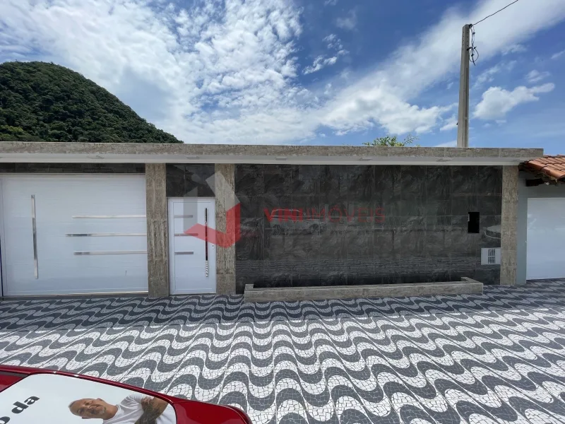 Casa 3 dormitórios no Canto do Forte - Praia Grande