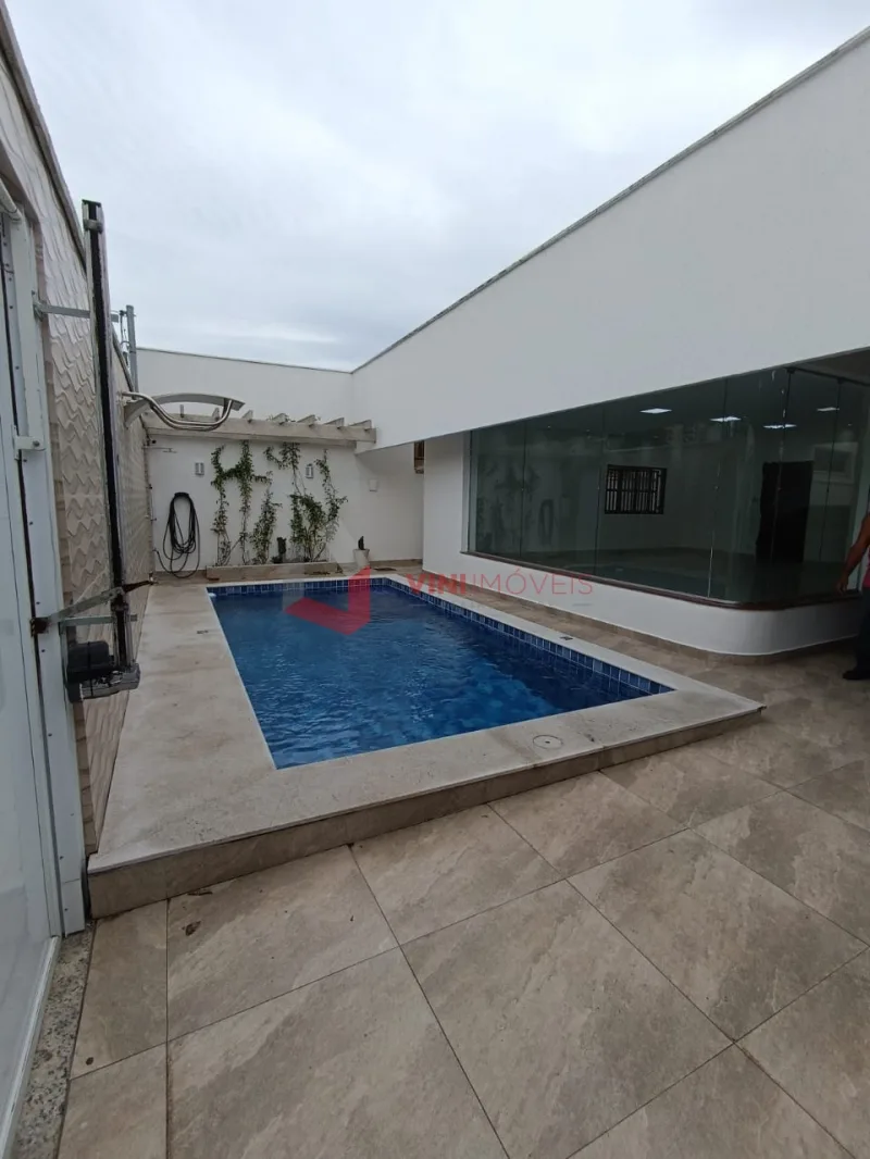 Casa 3 dormitórios no Canto do Forte - Praia Grande