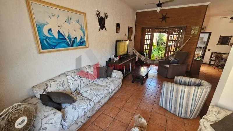 Casa 3 dormitórios no Canto do Forte - Praia Grande