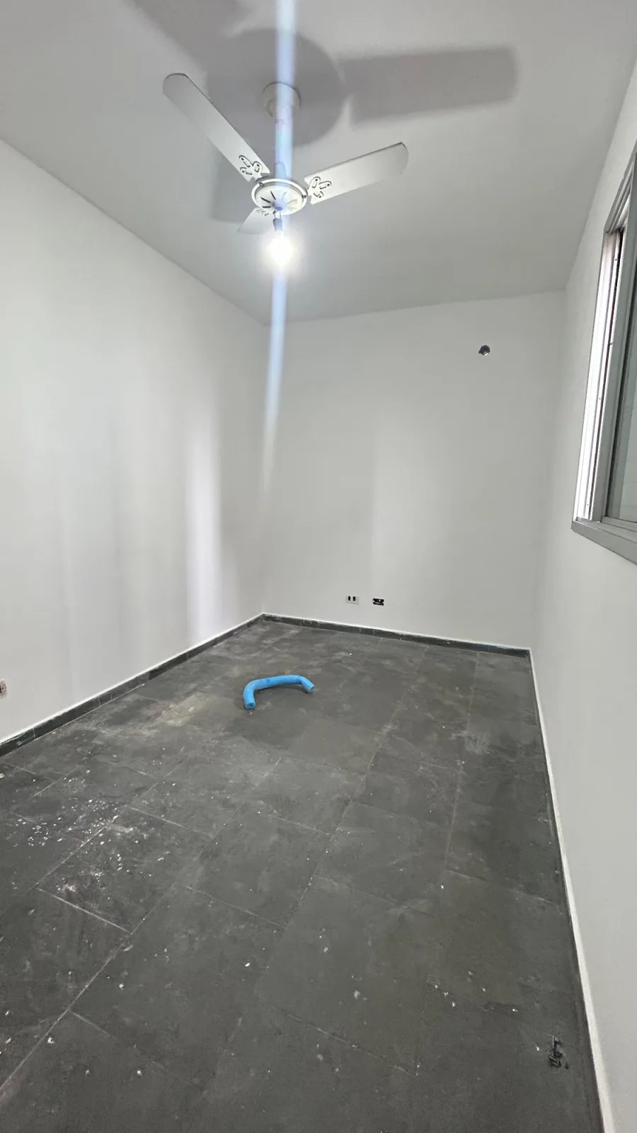 Apartamento 2 dormitórios para locação no Canto do Forte, próximo à Av. Mallet — foto 1