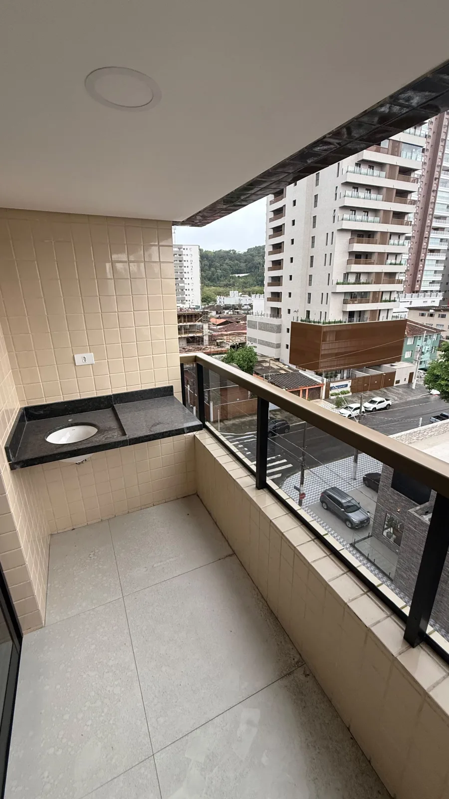 Apartamento para locação com 2 dormitórios, suíte e sacada gourmet no Canto do Forte — foto 1