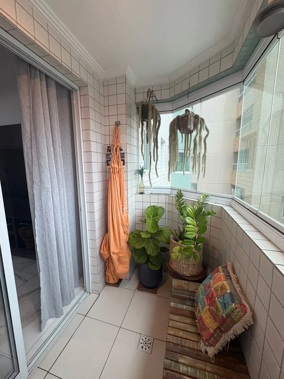 Apartamento mobiliado com 2 dormitórios, suíte, 2 sacadas e 2 vagas na Aviação — foto 13