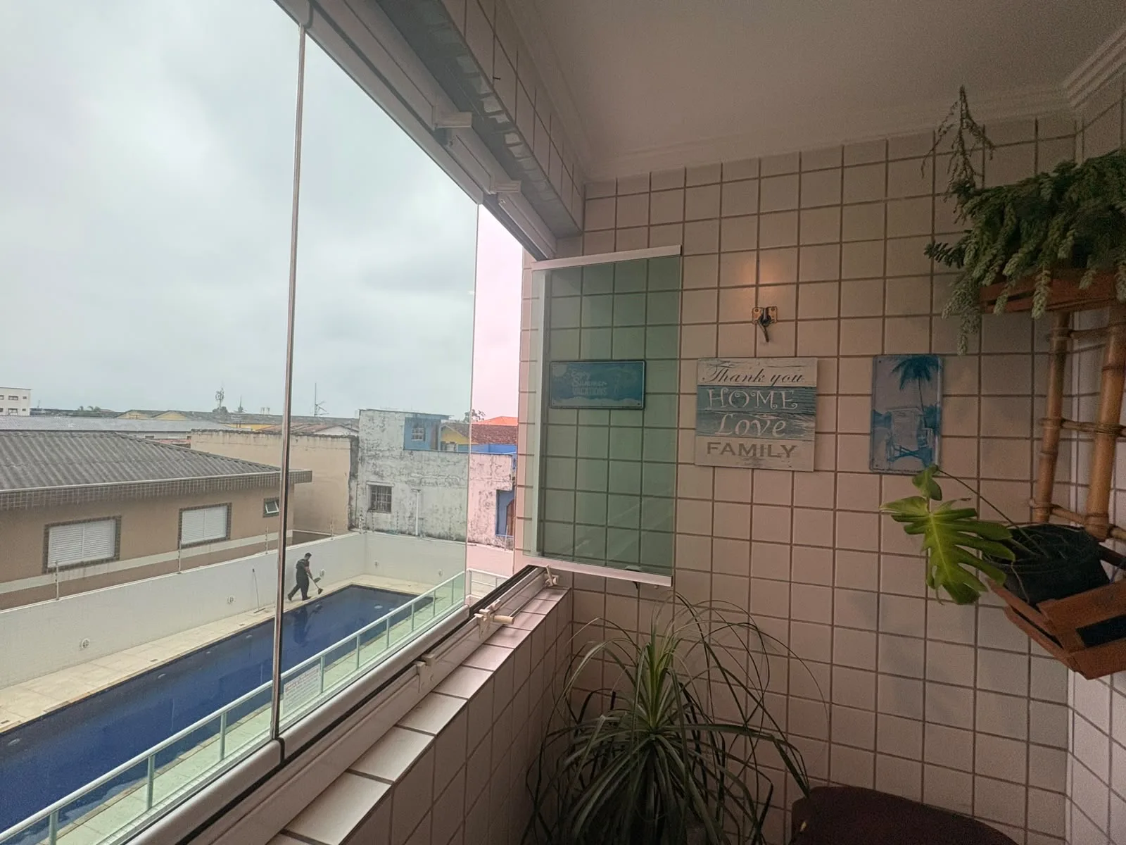 Apartamento mobiliado com 2 dormitórios, suíte, 2 sacadas e 2 vagas na Aviação — foto 14