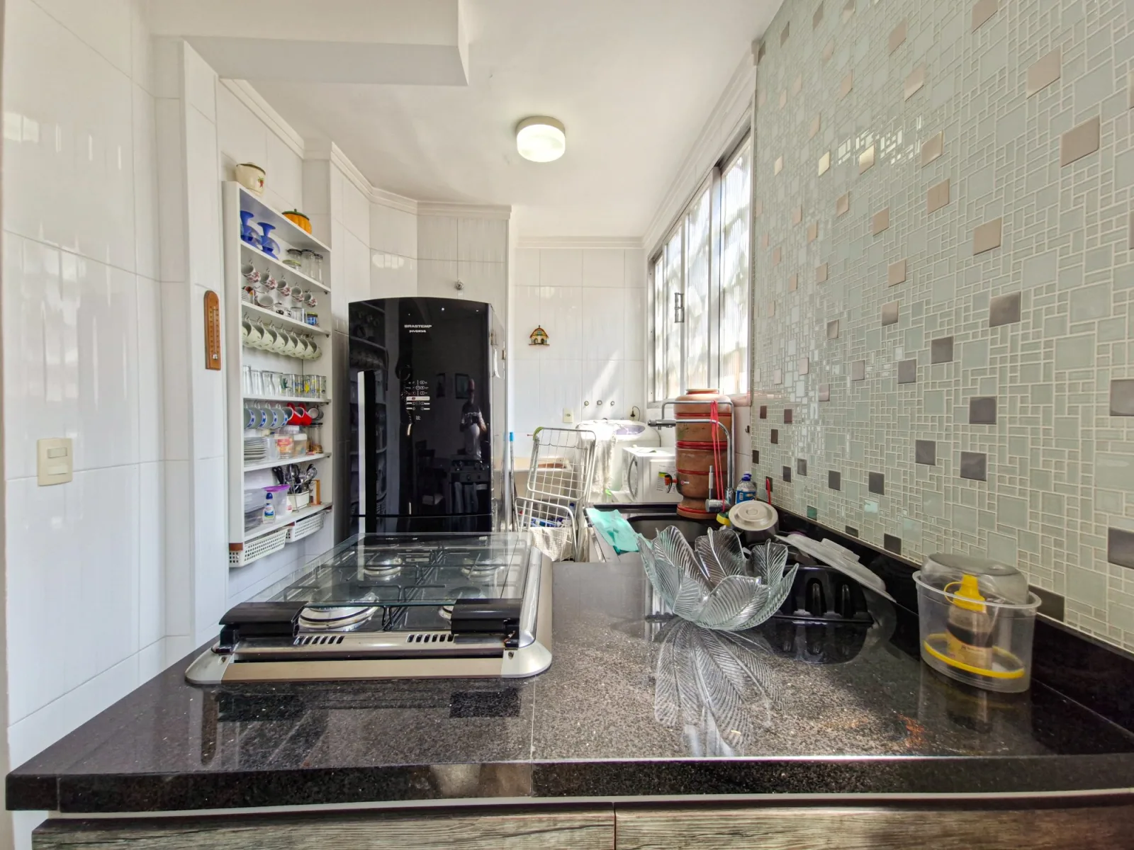 Ótimo Apartamento de 02 Dormitórios com suíte, Vista Mar, no Embaré em Santos - SP. — foto 8