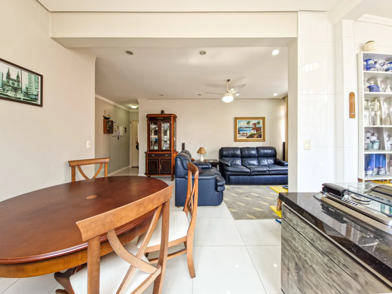 Ótimo Apartamento de 02 Dormitórios com suíte, Vista Mar, no Embaré em Santos - SP. — foto 4