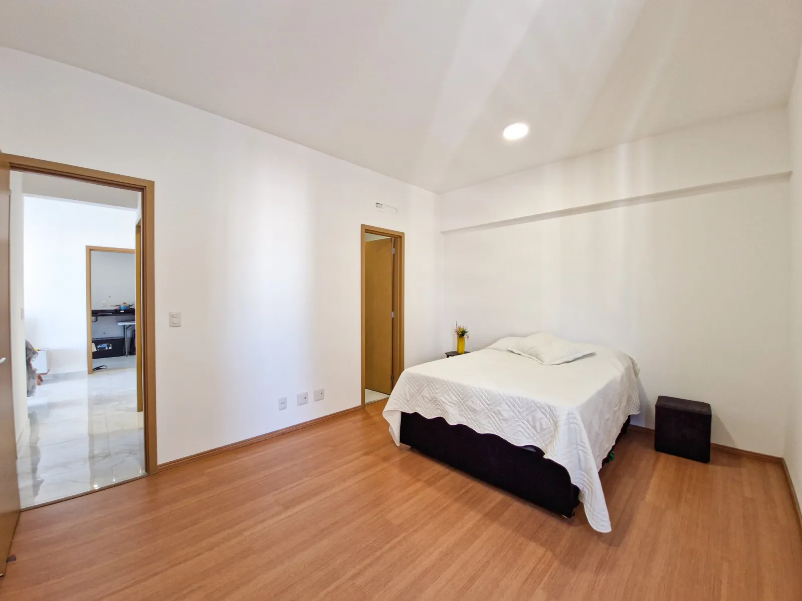 Esplêndido Apartamento de 02 dormitórios suítes, com linda vista mar, no Gonzaga, em Santos - SP. — foto 9