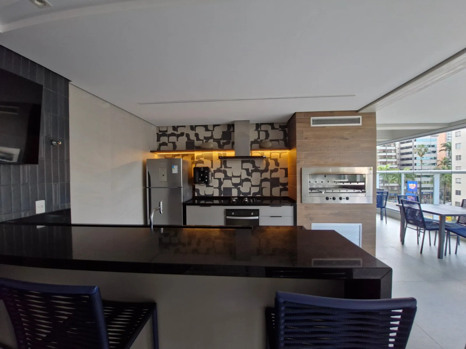 Esplêndido Apartamento de 02 dormitórios suítes, com linda vista mar, no Gonzaga, em Santos - SP. — foto 28