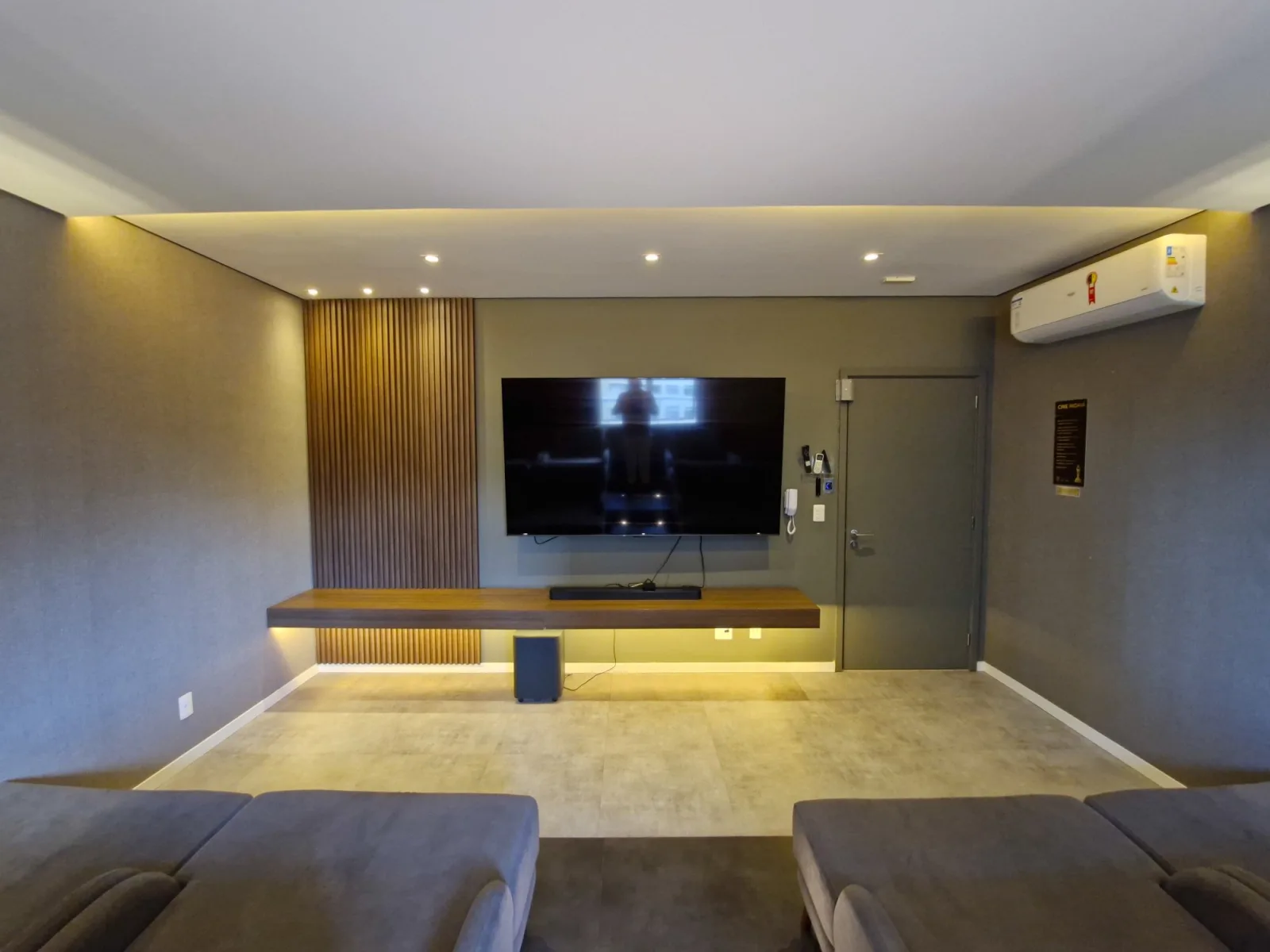 Esplêndido Apartamento de 02 dormitórios suítes, com linda vista mar, no Gonzaga, em Santos - SP. — foto 20