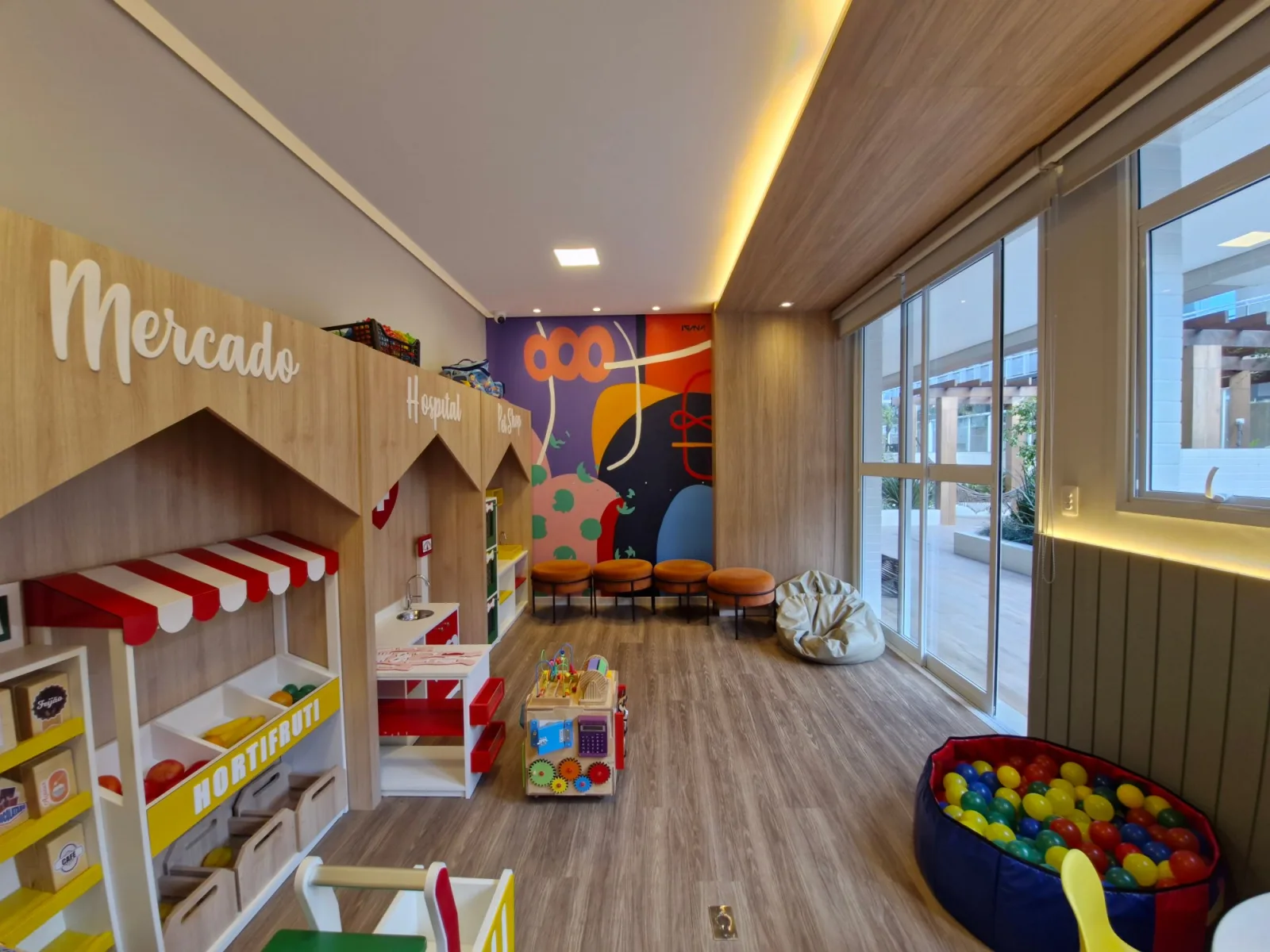 Esplêndido Apartamento de 02 dormitórios suítes, com linda vista mar, no Gonzaga, em Santos - SP. — foto 26
