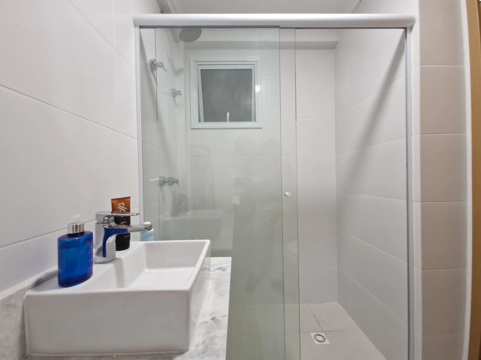 Esplêndido Apartamento de 02 dormitórios suítes, com linda vista mar, no Gonzaga, em Santos - SP. — foto 10