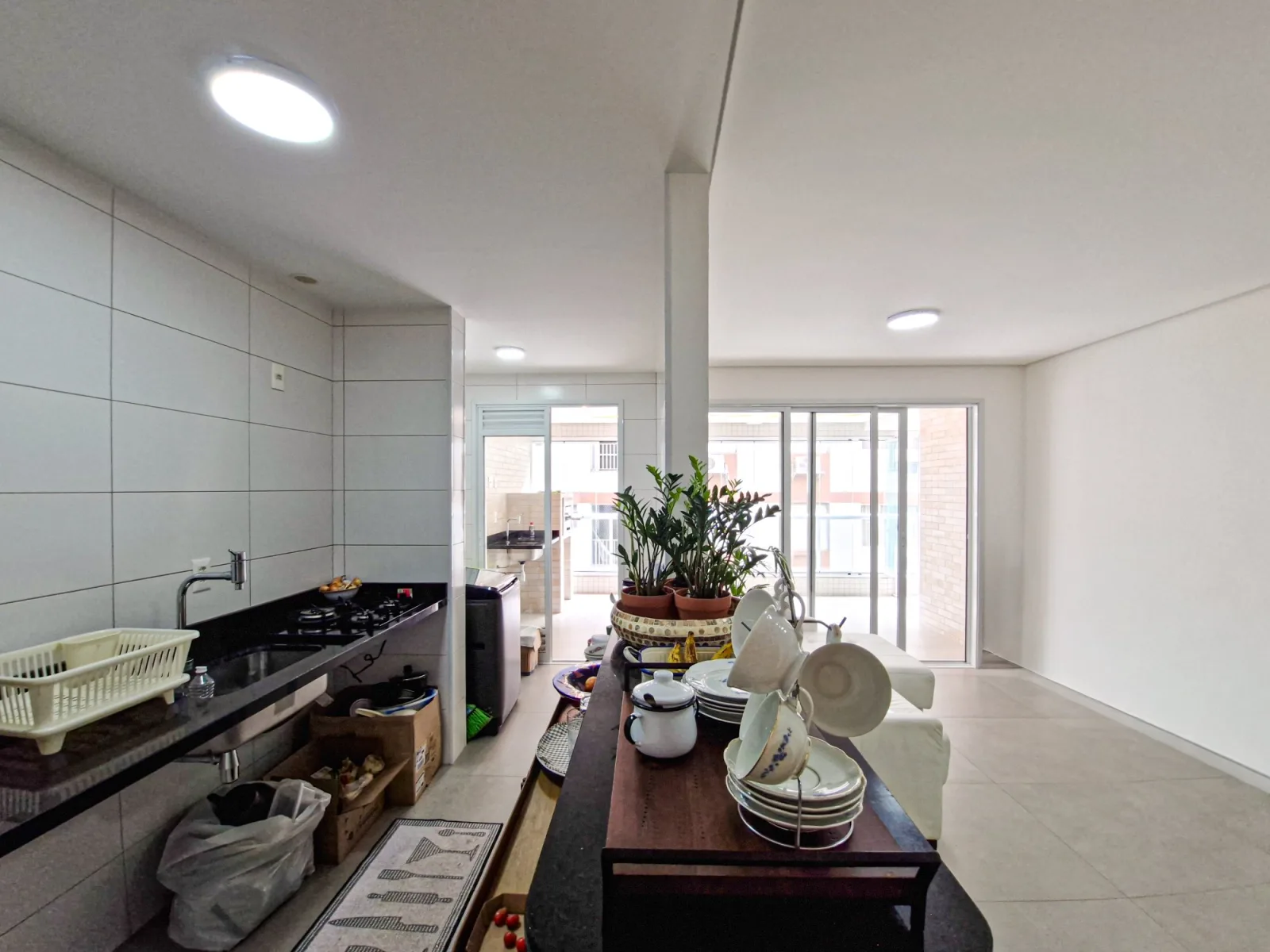 Maravilhoso apartamento de 2 dormitórios, 2 suítes, Vaga Demarcada, no Aparecida em Santos - SP. — foto 8