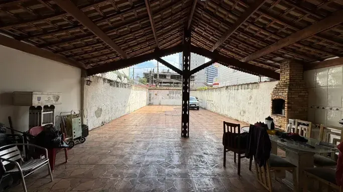 Cód. 2415 — Casa/Terreno Boqueirão